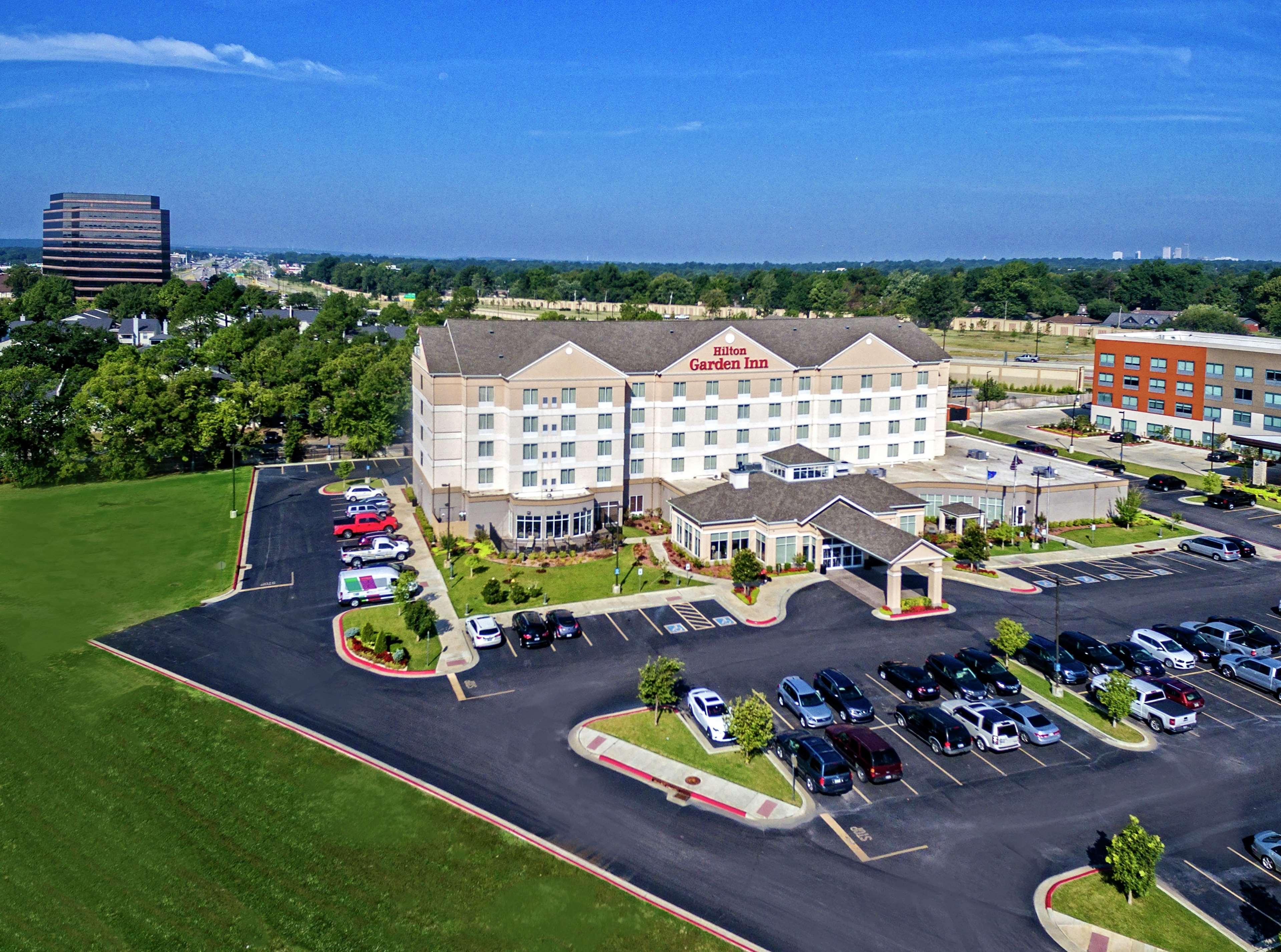Hilton Garden Inn Midtown Tulsa Zewnętrze zdjęcie