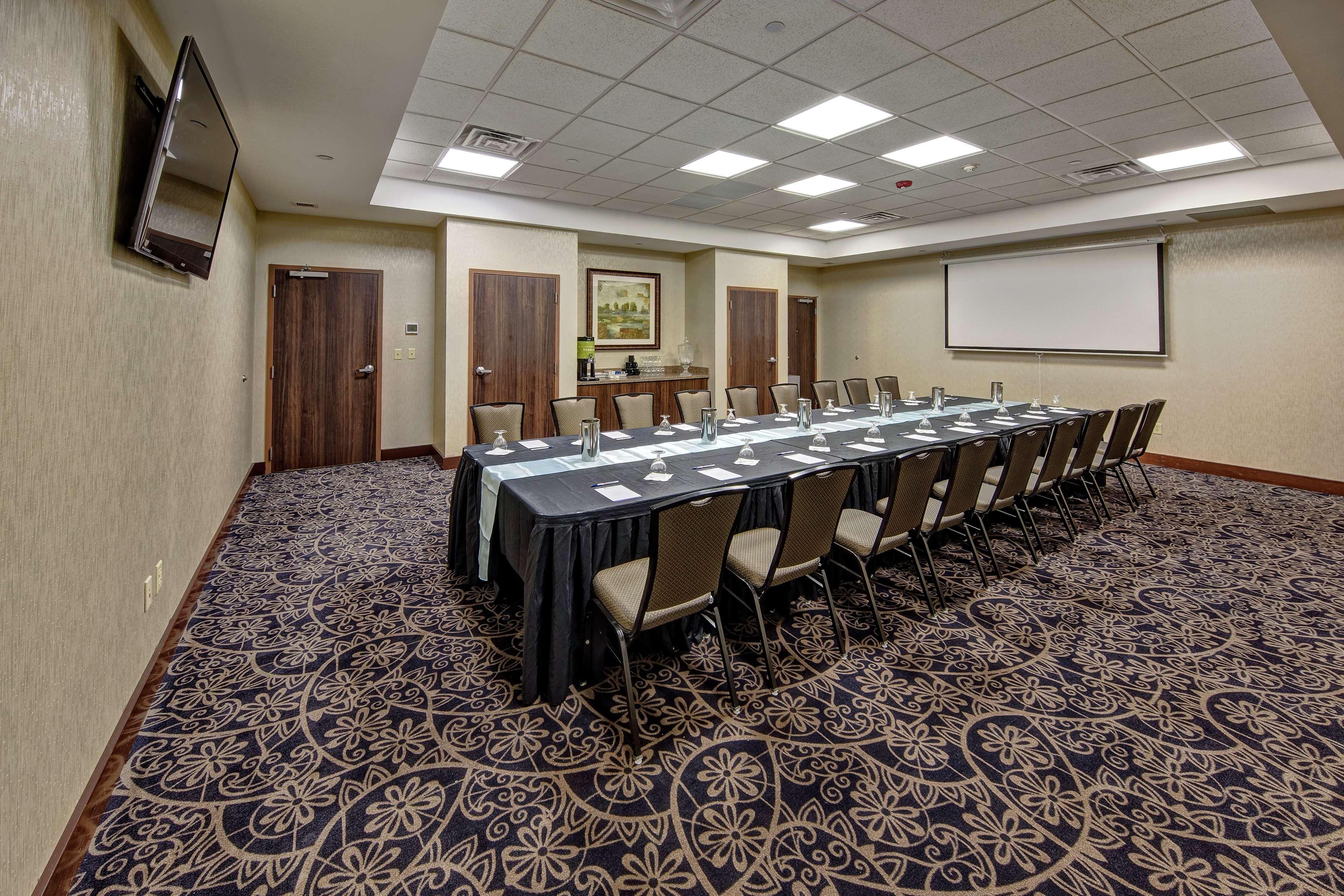 Hilton Garden Inn Midtown Tulsa Zewnętrze zdjęcie