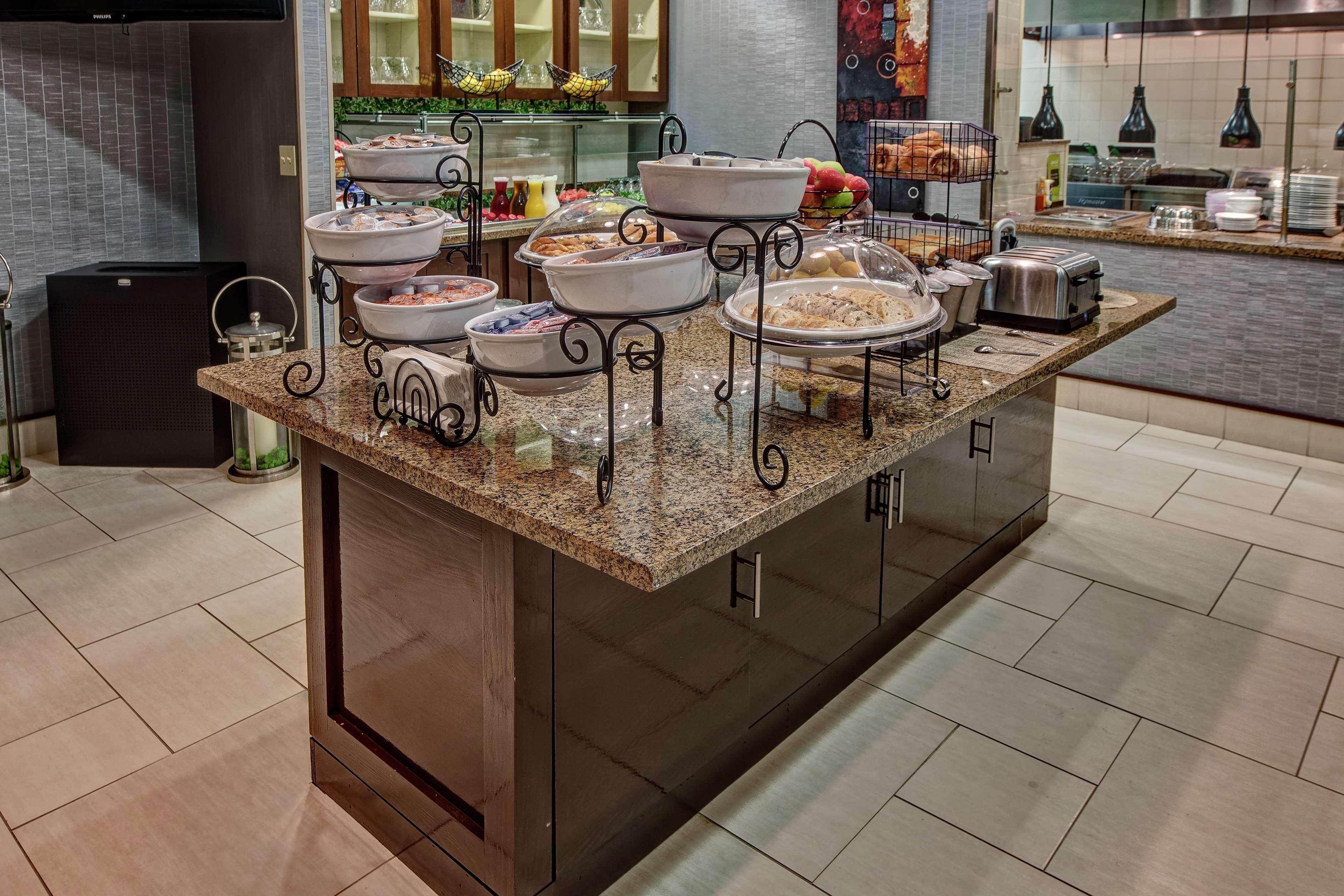 Hilton Garden Inn Midtown Tulsa Zewnętrze zdjęcie