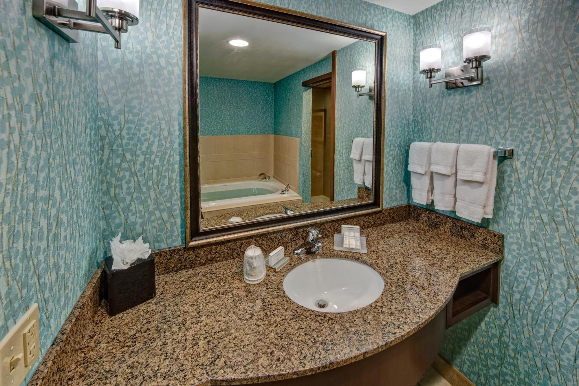 Hilton Garden Inn Midtown Tulsa Zewnętrze zdjęcie